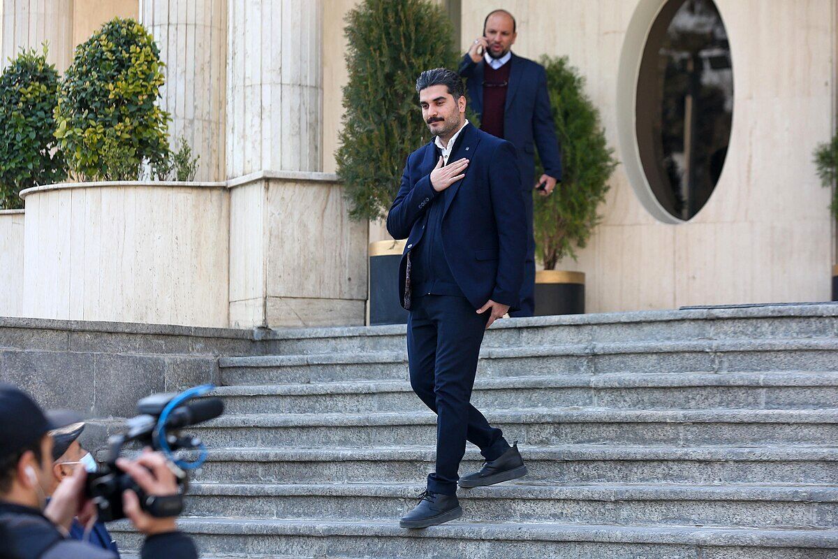 واکنش دو پهلوی دولت به افزایش قیمت بنزین؛ مجلس ساز ناکوک می‌زند
