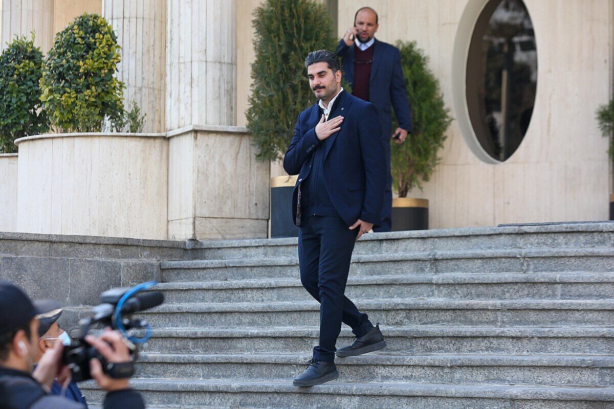 واکنش دو پهلوی دولت به افزایش قیمت بنزین؛ مجلس ساز ناکوک می‌زند

