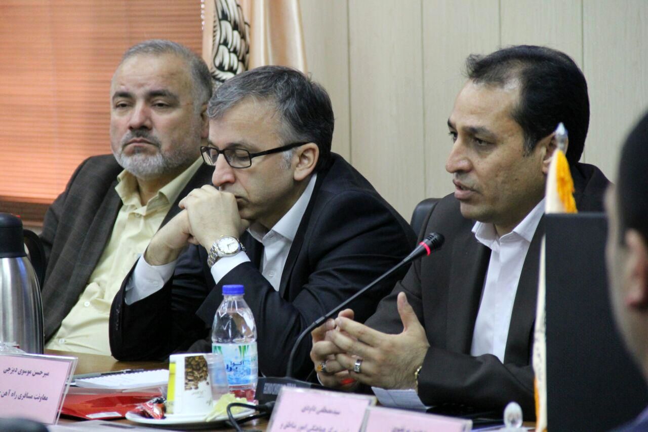 اولویت راه‌آهن برای تامین ناوگان از توان تولیدات داخل است
