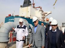 استاندار هرمزگان: نگاه راهبردی به دریا و صنعت کشتی‌سازی باید از شعار به عمل برسد
