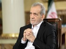 گزینه جدید اصلاح قیمت بنزین روی میز پزشکیان
