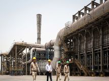 صنعت ایران در تله رکود؛ کدام صنایع امیدبخش‌ هستند
