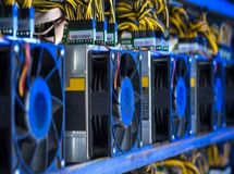 کشف و توقیف ۲۳ دستگاه ماینر غیرمجاز در استان قم