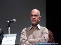 از تربیت دانشجویی مثل وزیر اقتصاد انسان شرم می‌کند