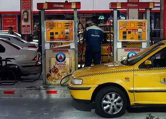 گزارش عجیب صداوسیما از وضعیت پمپ‌بنزین‌ها+ فیلم
