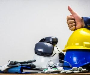 بررسی تجهیزات حفاظت فردی (PPE) در ایران | چطور انتخاب مطمئن داشته باشیم؟