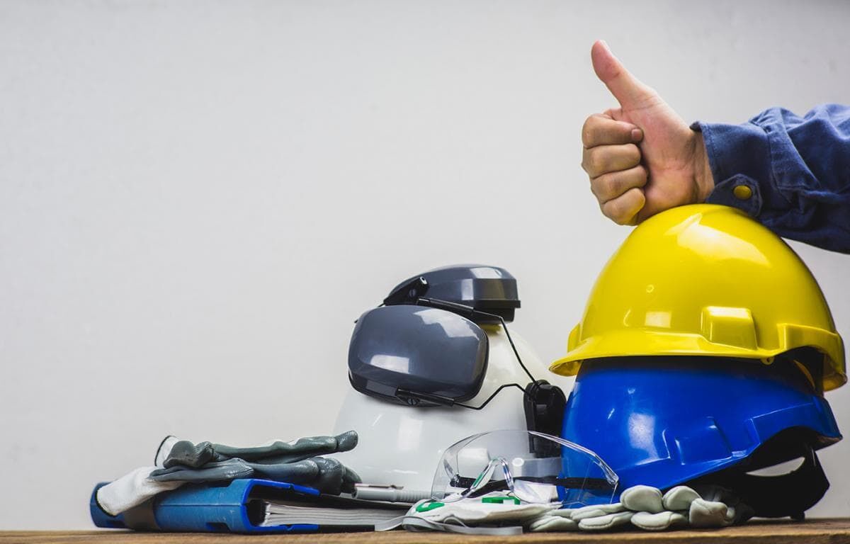 بررسی تجهیزات حفاظت فردی (PPE) در ایران | چطور انتخاب مطمئن داشته باشیم؟