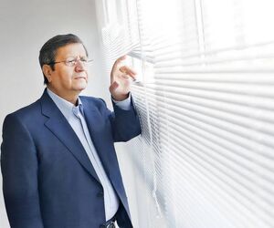 سقوط وحشتناک قدرت خرید ایرانی‌ها / حقوق کارگران از ۷ گرم طلا به نیم گرم رسید

