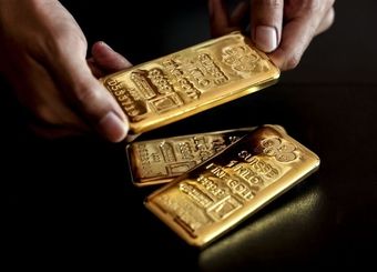 رشد قیمت طلا همزمان با تضعیف دلار و انتظار کاهش نرخ بهره