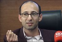 در برنامه تاکید بر رفع فقر مطلق وجود دارد در حالی که کشورهای غول اقتصادی هم در آن مانده‌اند