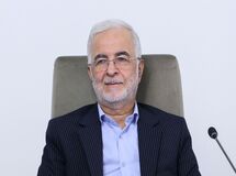 مومنی: استانداران محور اصلی اجرای برنامه‌های اقتصادی و عمرانی دارند

