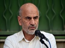 فرشاد مومنی: فساد چای دبش معادل نصف بودجه ارزی کشور در یک سال جنگ 