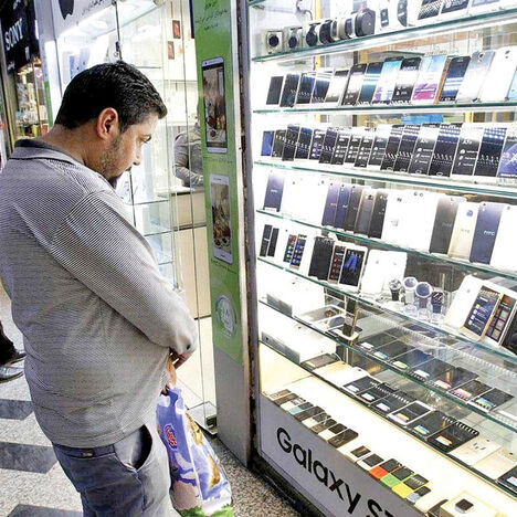 قفل واردات موبایل شکست/ فرود قیمت‌ها در بازار تلفن همراه