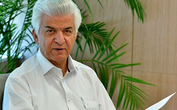 اقدام به موقع وزیر اقتصاد مانع از تعطیلی بنگاه ها در زمان جنگ شد