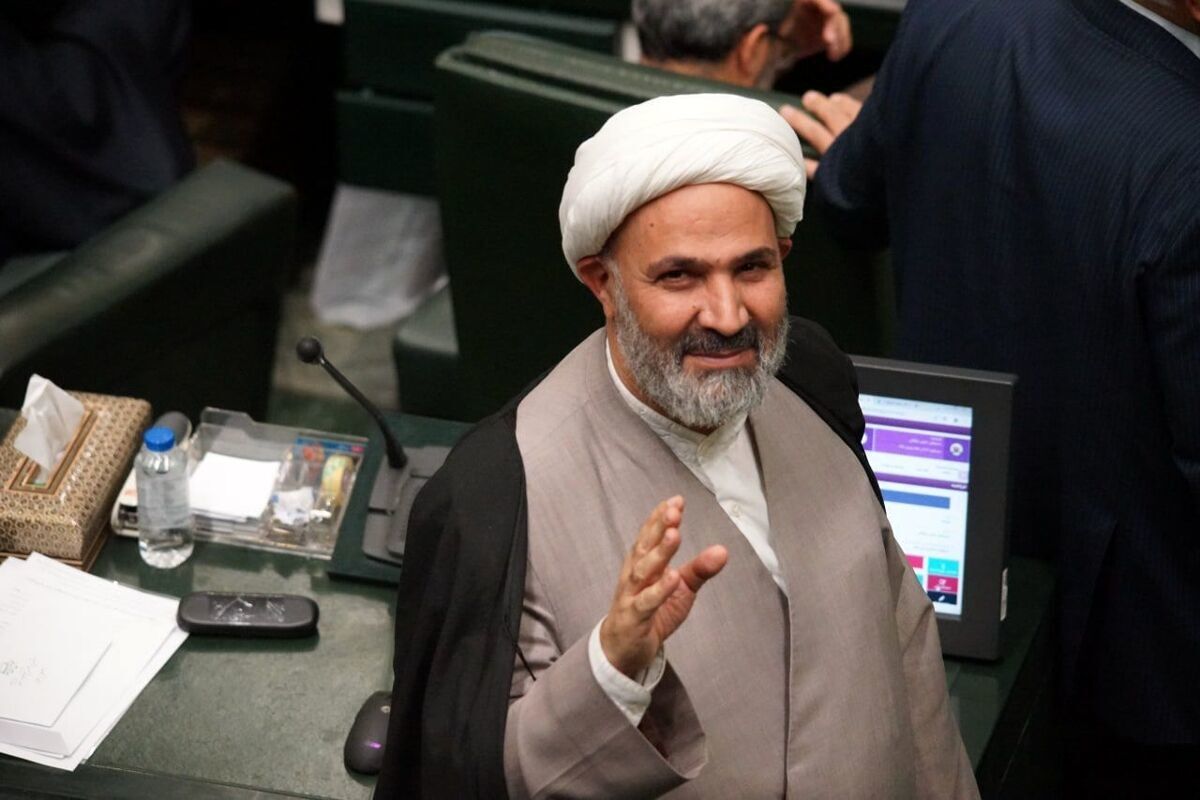 جنجال قطع بیمه تکمیلی بازنشستگان / مجلس وارد میدان شد
