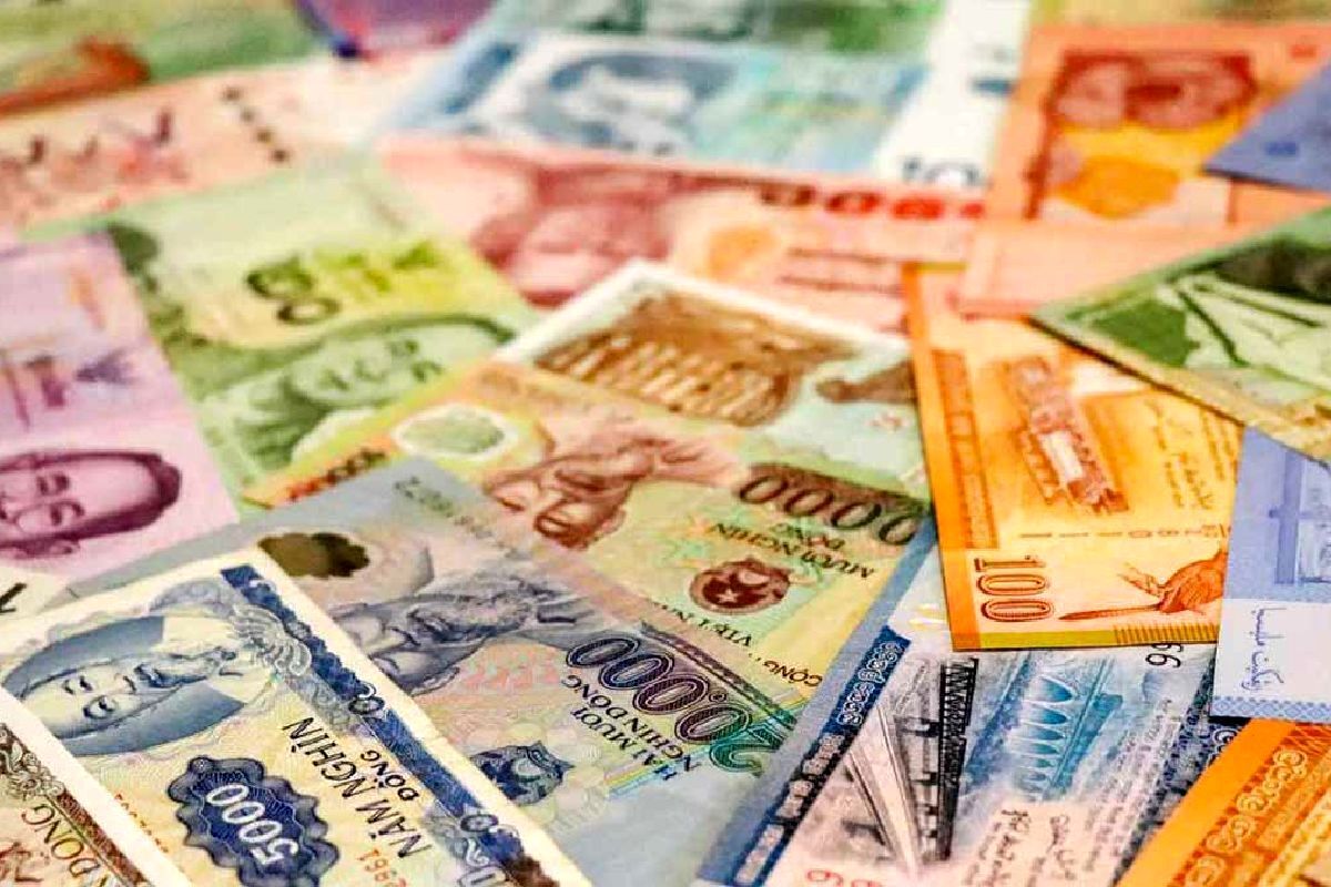 آخرین قیمت ارز 2 مهرماه؛ بازار ارز در مسیر کاهشی
