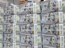 دولت تبعات حذف ارز ترجیحی را جبران کند