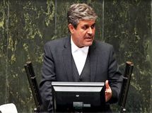 تاجگردون: بنزین ارزان برای سفر و دور دور ارائه نمی‌شود + فیلم
