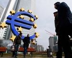 سایه سنگین سیاست بر اقتصاد؛ بازارها نگران بحران در قلب یورو
