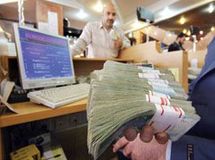 طی هشت ماهه نخست امسال بانک‌ها ۲۱۹ هزار میلیارد تومان تسهیلات پرداخت کردند/ نسیم آنلاین