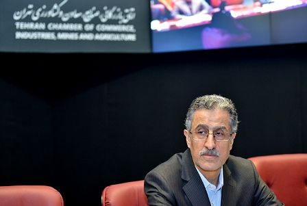 در یک سال اخیر رشد همه بخشهای صنعت منفی بوده است/ رشد صنعت در زمستان هم منفی می‌شود
