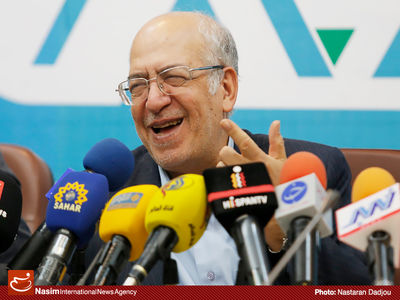 نعمت‌زاده در یک روز 14 حکم برای یک نفر صادر کرد/ دولت روحانی رکود ابوالمشاغل بودن مدیران را شکست