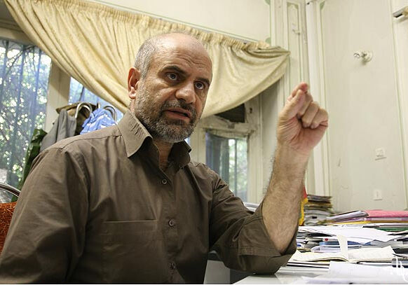روحانی به یارانش تذکر دهد/ اظهارنظرهای نسنجیده‌ای در مورد بازار ارز از دولت شنیده می‌شود