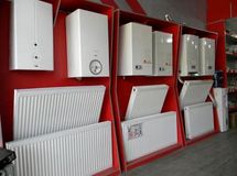 اجناسمان را 40 درصد پایین‌تر از قیمت واقعی می‌فروشیم/ بازار قفل شده و خرید و فروشی صورت نمی‌گیرد