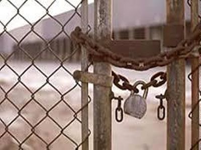 رکود است، کارگران درک کنند/ به جای پول نقد به کارگران کاشی می‌دهیم!