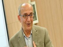 هادی‌زنوز: دولت روحانی به دلیل انتخاباتِ سال آینده از بانک مرکزی استقراض کرد و پایه پولی را افزایش داد