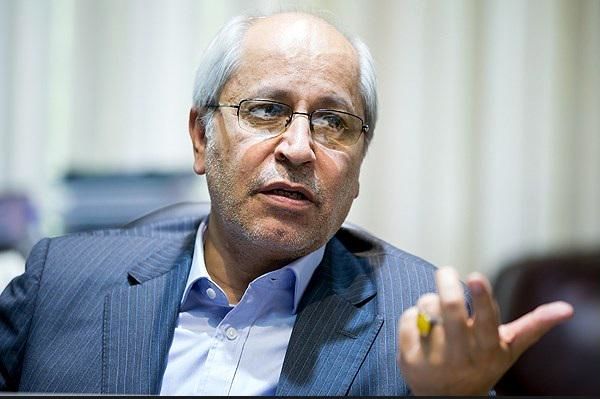 نیلی: سرمایه‌گذاری خارجی در سال‌های اخیر کاهش چشمگیری داشته/ رشد اقتصادی 4.4 بهار امسال به دلیل افزایش فروش نفت بود