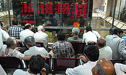 مردم سهام بانکیها را نمیخرند/ سهام شرکتهای پالایشی در بورس قربانی شدند