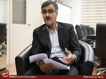 سیاست‌های اقتصادی احمدی‌نژاد 180 درجه با چاوز فرق می‌کرد/ احمدی‌نژاد مرا نزد چاوز فرستاد، اما او قبول نکرد قیمت‌ بنزین را گران کند