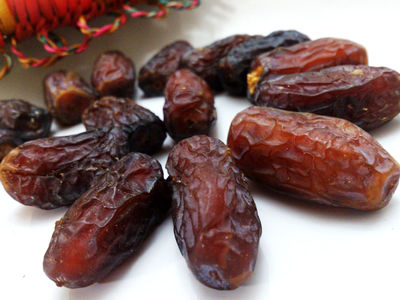 گرانی 90 درصدی خرما در رمضان 95/ سود گرانی به جیب کشاورز نمی‌رود/ دولت کمکمان نمی‌کند