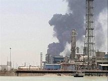 تخلیه مخازن پتروشیمی در محل حادثه در حال اجرا است/ بالگردها مشغول خنک‌سازی تاسیسات هستند