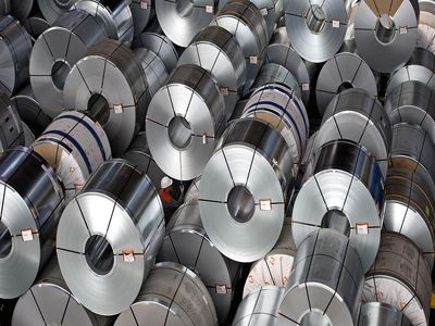 واردات فولاد در دولت روحانی 240 برابر شد/ واردات یک میلیون و 800 هزار تن فولاد در سال 94
