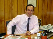 رئیس اتاق بازرگانی ایران و سوئیس: تا انتخاب کابینه ترامپ بازار دلار به هم می‌ریزد/ احتمالِ تعطیلی فعالیت بانک‌های خارجی با ایران