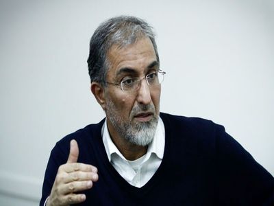 کنایه سنگین حسین راغفر اقتصاددان اصلاح‌طلب به هاشمی رفسنجانی: فساد مالی بعد از جنگ شروع شد!