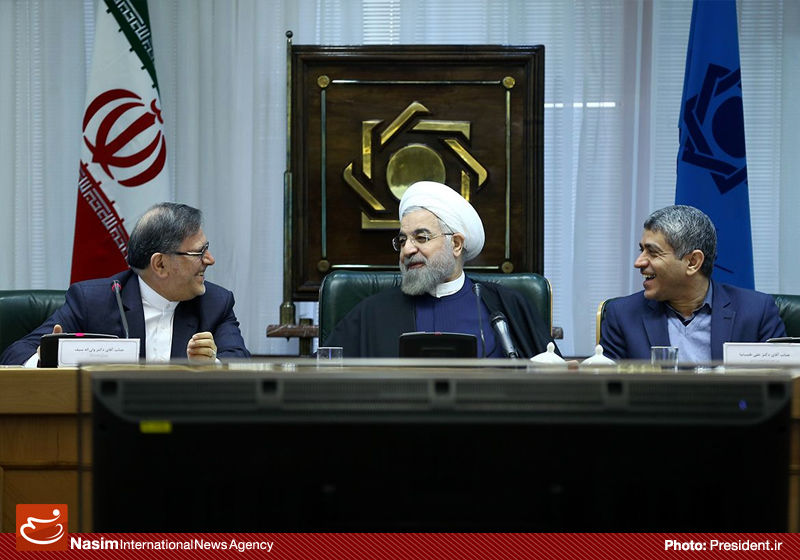 نگرانی سهامداران 14 بانک از بسته ماندن نمادهایشان!/ جلسه امروز رئیس جمهور با مدیران بانکی و برخی اعضای اقتصادی کابینه!