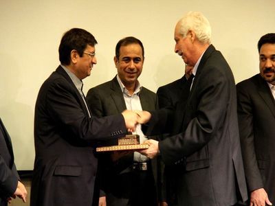 650 میلیارد تومان از دیون توسعه را دادیم/توانگری بیمه ایران در وضعیت هشدار!/  1500 میلیارد از مطالباتمان را از بنیاد میگیریم