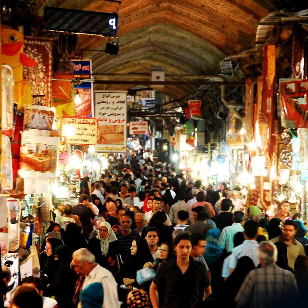 روزنامه حامی دولت: اگر مسئولان دولتی یک بار خرید کنند، می‌فهمند تورم تک‌رقمی نیست