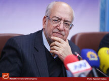 وزیر صنعت: آنهایی که آمار کاهش یکباره قاچاق از 24 به 15 میلیارد دلار را می‌دهند سند بدهند!