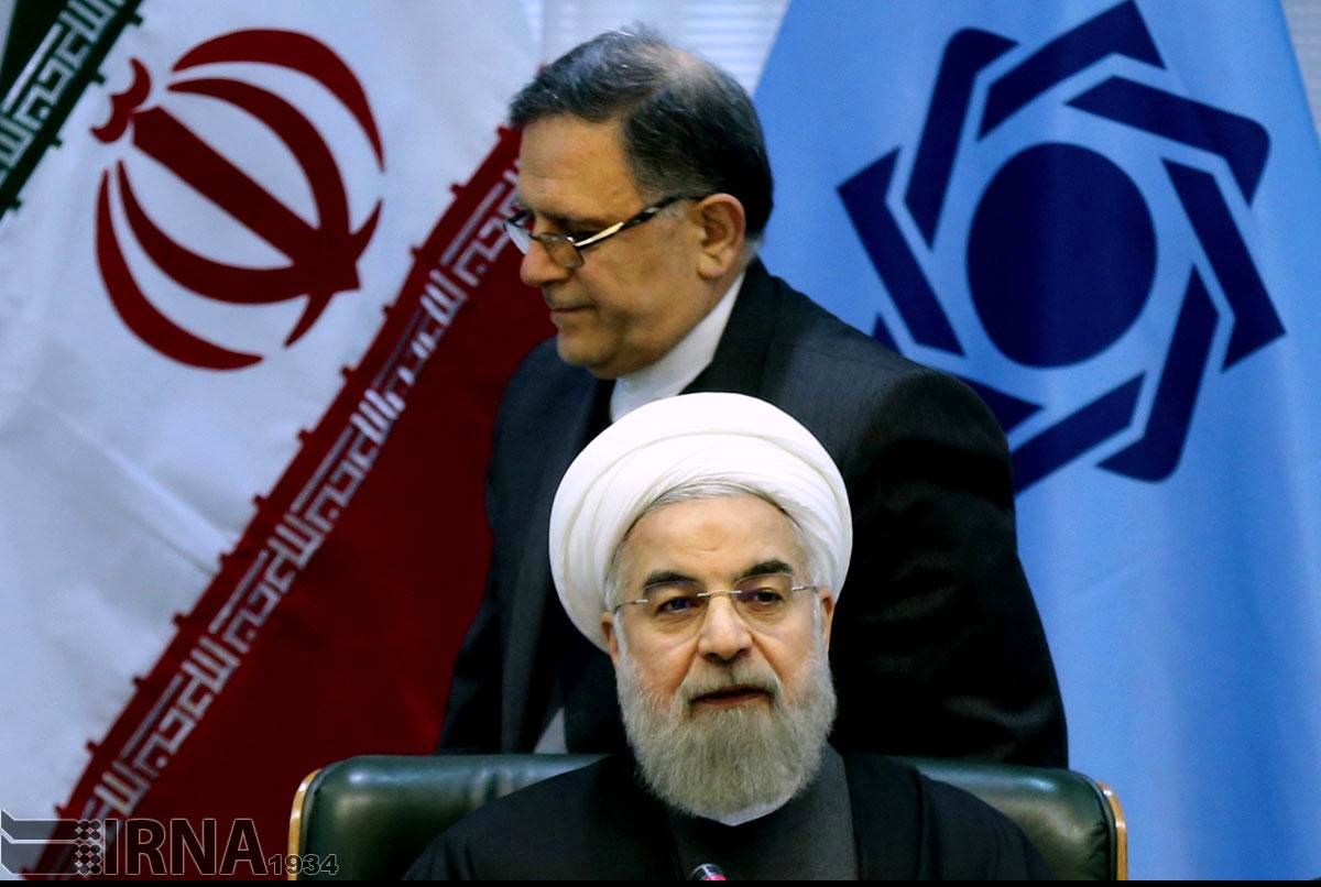 احتمال برکناری سیف در صورت رئیس جمهور شدن دوباره روحانی/ رئیس دولت یازدهم از رئیس کل بانک مرکزی راضی نیست!