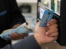 حفظ کارت سوخت در راستای تحقق اقتصاد مقاومتی است/ بی‌انضباطی در توزیع سوخت قابل قبول نیست