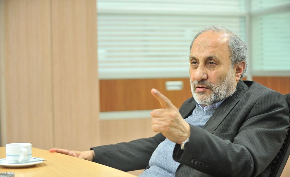 علینقی خاموشی: تورم تک رقمی دستکاری آماری است/ وزرا می‌گویند رئیس جمهور اجازه نمی‌دهد در مورد مشکلات اقتصادی صحبت کنیم!