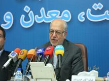 نعمت‌زاده: تعطیلی کارخانه‌هایی مثل "ارج" و "قند دزفول" و روغن نباتی ربطی به دولت ما ندارد/ تعطیلی 100 هزار واحد کهنه و قدیمی طبیعی است!