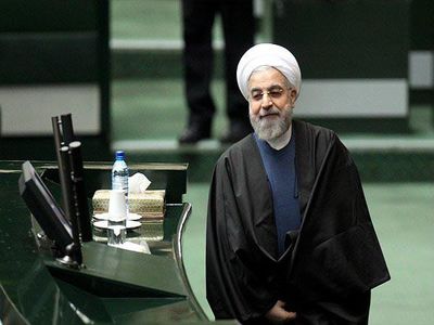 تورم 2 رقمی ابرتورم است/اگر قیمت کالاها در یک سال سه بار بیش از 100 درصد افزایش یابد ابر تورم خواهیم داشت/ وقتی رشد اقتصادی منفی یا نزدیک به صفر است،‌ چگونه این همه شغل ایجاد شده است!