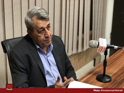 یاران روحانی آنقدر سیرند که درد اقتصادی مردم را نمی‌فهمند