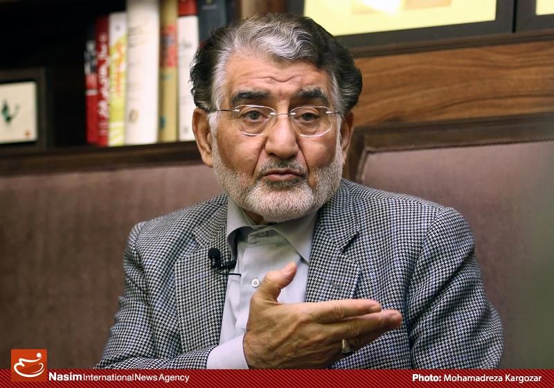 دولت با ارائه بسته غذایی فقط می‌تواند نیاز غذایی مردم را رفع کند/ افزایش هزینه‌های اجاره مسکن، آموزش، بهداشت و پوشاک را چگونه می‌خواهند جبران کنند؟