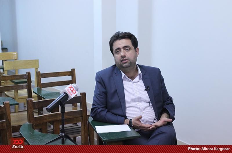رئیس جمهور احتمالا با اقتصاددانان نهادگرا هم جلسه خواهد گذاشت/ در جلسه امروز بیشتر اقتصاددانان حامی بازار آزاد حاضر بودند